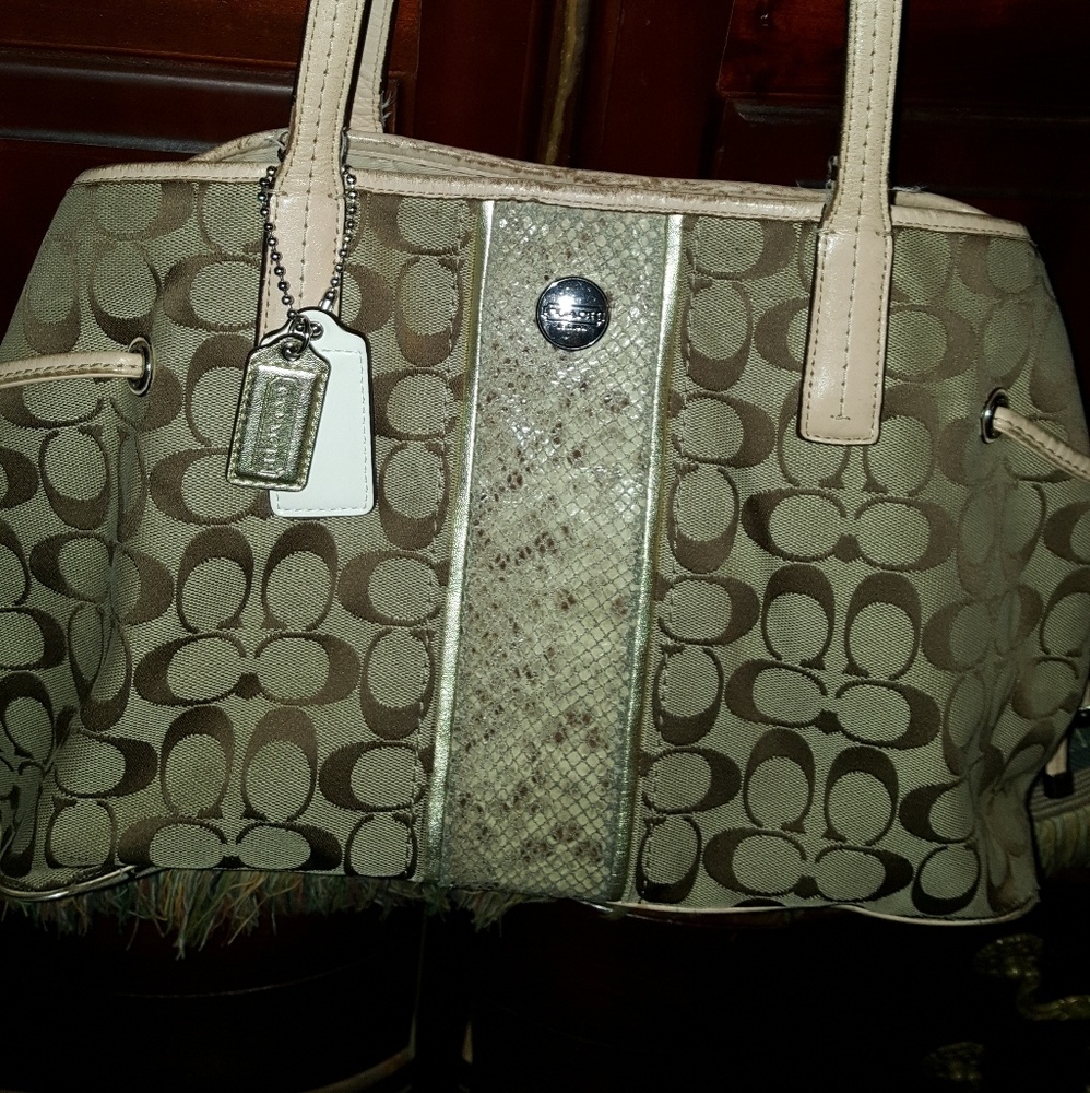 Coach Signature w/Python